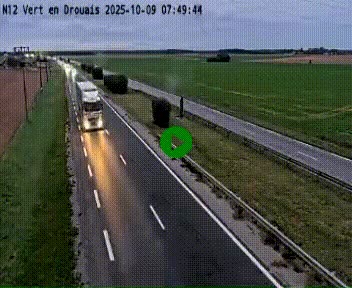 <h2>Webcam à hauteur de Vert-en-Drouais sur la N12, en périphérie de Dreux. Vue orientée vers Alençon</h2>