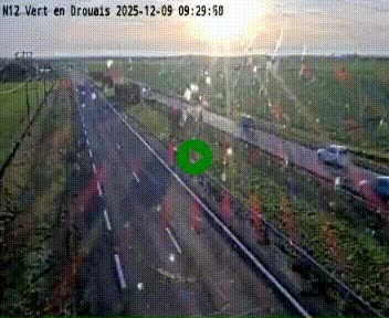 <h2>Webcam à hauteur de Vert-en-Drouais sur la N12, en périphérie de Dreux. Vue orientée vers Alençon</h2>