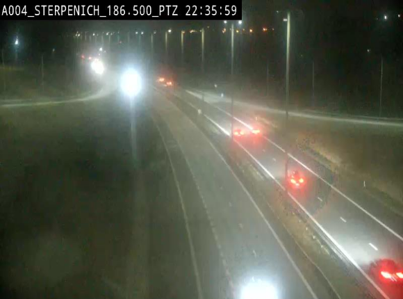 Webcam E411 à Sterpenich en Belgique près de la frontière du Luxembourg. Vue orientée vers Bruxelles
