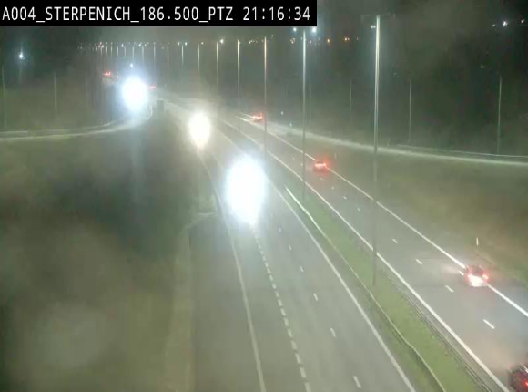 Webcam E411 à Sterpenich en Belgique près de la frontière du Luxembourg. Vue orientée vers Bruxelles