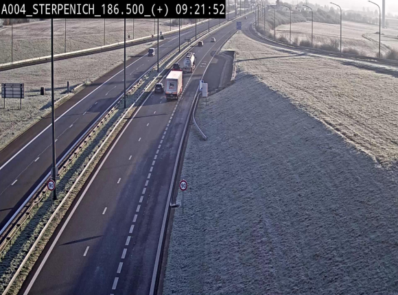 Webcam E411 à Sterpenich en Belgique. Vue orientée vers la frontière luxembourgeoise