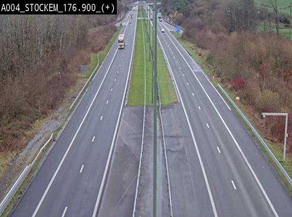 Webcam au-dessus de l'E411 sur la N83 à hauteur de la sortie Stockem. Vue orientée vers Arlon