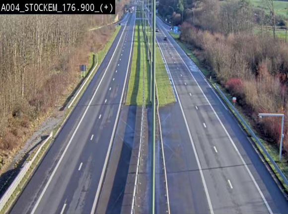 <h2>Webcam au-dessus de l'E411 sur la N83 à hauteur de la sortie Stockem. Vue orientée vers Arlon</h2>