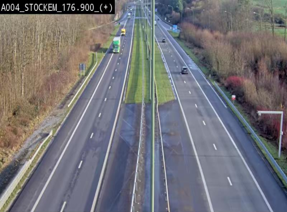 <h2>Webcam au-dessus de l'E411 sur la N83 à hauteur de la sortie Stockem. Vue orientée vers Arlon</h2>