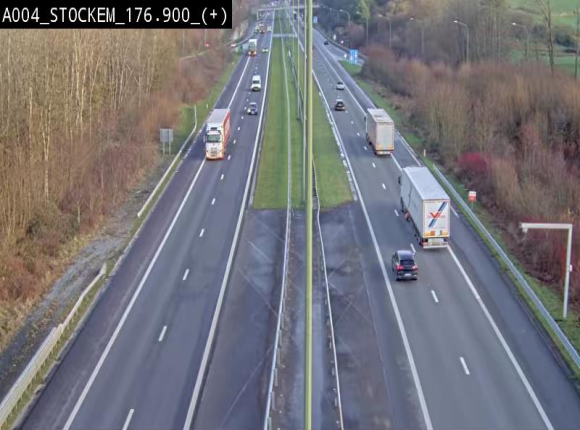 <h2>Webcam au-dessus de l'E411 sur la N83 à hauteur de la sortie Stockem. Vue orientée vers Arlon</h2>