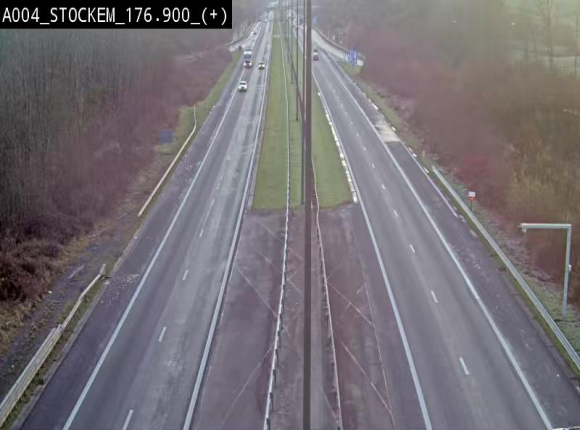 Webcam au-dessus de l'E411 sur la N83 à hauteur de la sortie Stockem. Vue orientée vers Arlon