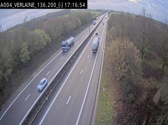 <h2>Webcam sur l'E411 à hauteur du pont surplombant la N40, à proximité de la sortie 26 Verlaine - Libramont-Chevigny. Vue orientée vers Namur</h2>