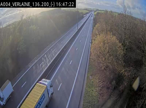 <h2>Webcam sur l'E411 à hauteur du pont surplombant la N40, à proximité de la sortie 26 Verlaine - Libramont-Chevigny. Vue orientée vers Namur</h2>