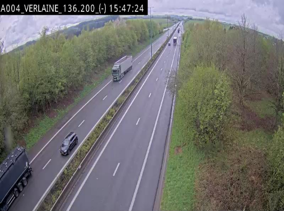 Webcam sur l'E411 à hauteur du pont surplombant la N40, à proximité de la sortie 26 Verlaine - Libramont-Chevigny. Vue orientée vers Namur