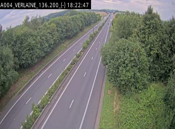 Webcam sur l'E411 à hauteur du pont surplombant la N40, à proximité de la sortie 26 Verlaine - Libramont-Chevigny. Vue orientée vers Namur