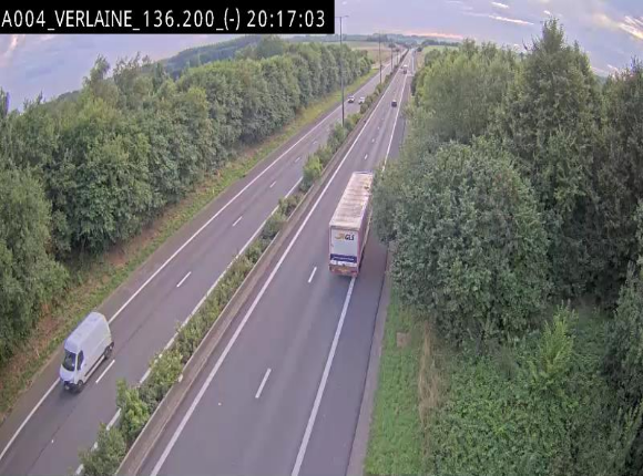 Webcam sur l'E411 à hauteur du pont surplombant la N40, à proximité de la sortie 26 Verlaine - Libramont-Chevigny. Vue orientée vers Namur