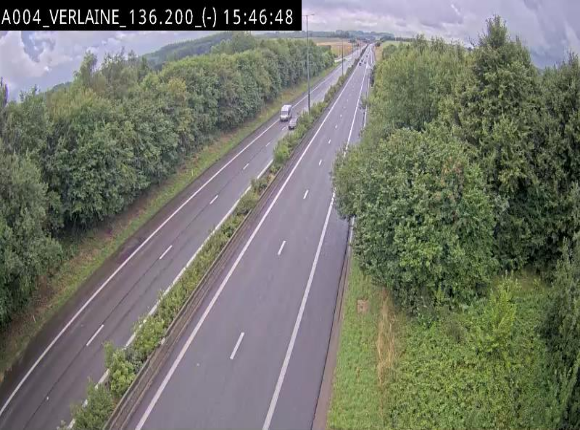 Webcam sur l'E411 à hauteur du pont surplombant la N40, à proximité de la sortie 26 Verlaine - Libramont-Chevigny. Vue orientée vers Namur
