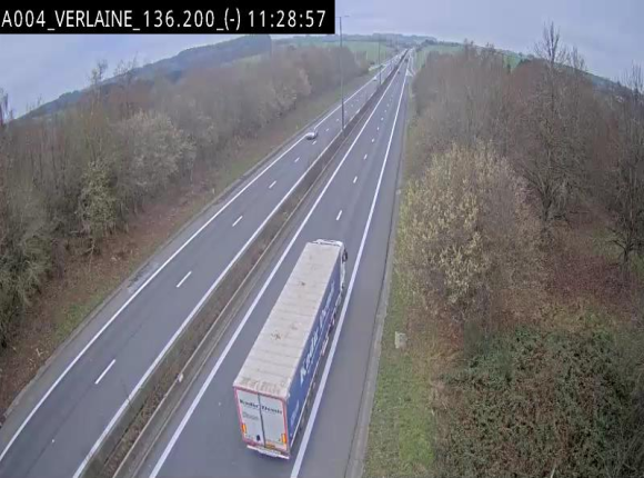 <h2>Webcam sur l'E411 à hauteur du pont surplombant la N40, à proximité de la sortie 26 Verlaine - Libramont-Chevigny. Vue orientée vers Namur</h2>