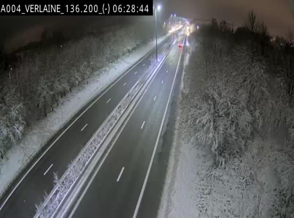 <h2>Webcam sur l'E411 à hauteur du pont surplombant la N40, à proximité de la sortie 26 Verlaine - Libramont-Chevigny. Vue orientée vers Namur</h2>