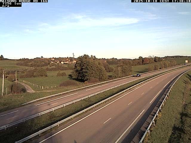 <h2>Webcam à Maisons Rouges dans les Vosges sur la D166 à 353 mètres d'altitude</h2>