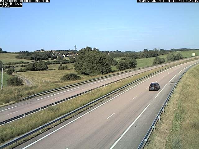 Webcam à Maisons Rouges dans les Vosges sur la D166 à 353 mètres d'altitude