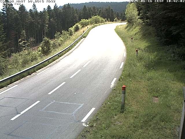 Webcam à 406 mètres d'altitude au niveau du col du haut du bois sur la RD32