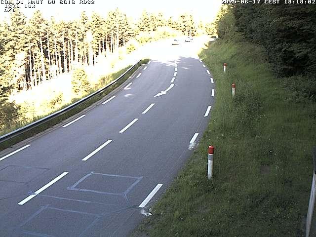 Webcam à 406 mètres d'altitude au niveau du col du haut du bois sur la RD32