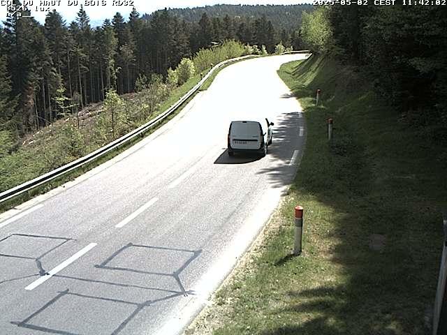 Webcam à 406 mètres d'altitude au niveau du col du haut du bois sur la RD32