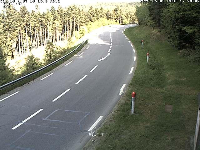 Webcam à 406 mètres d'altitude au niveau du col du haut du bois sur la RD32