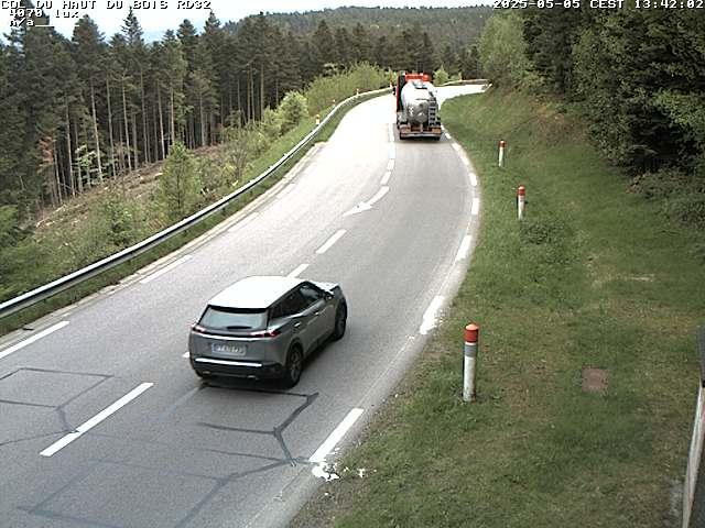 Webcam à 406 mètres d'altitude au niveau du col du haut du bois sur la RD32