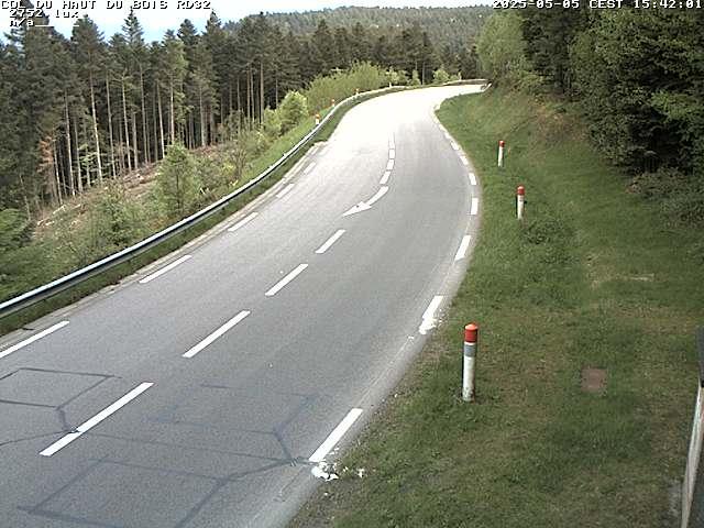 Webcam à 406 mètres d'altitude au niveau du col du haut du bois sur la RD32