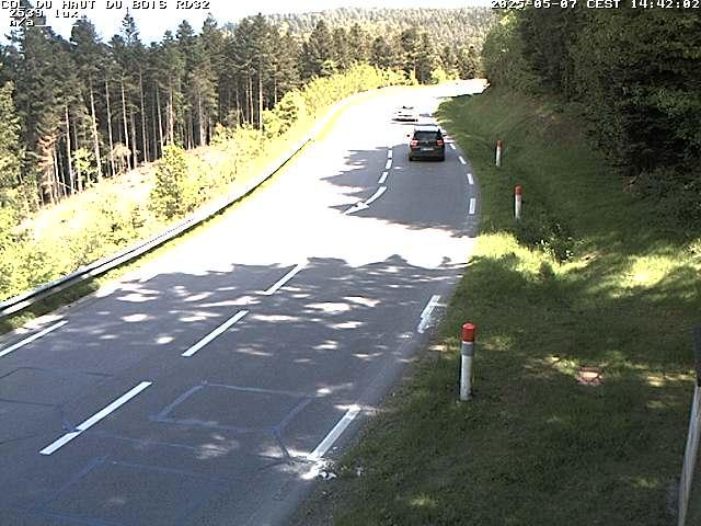 Webcam à 406 mètres d'altitude au niveau du col du haut du bois sur la RD32