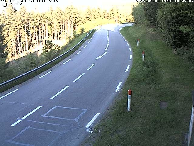 Webcam à 406 mètres d'altitude au niveau du col du haut du bois sur la RD32