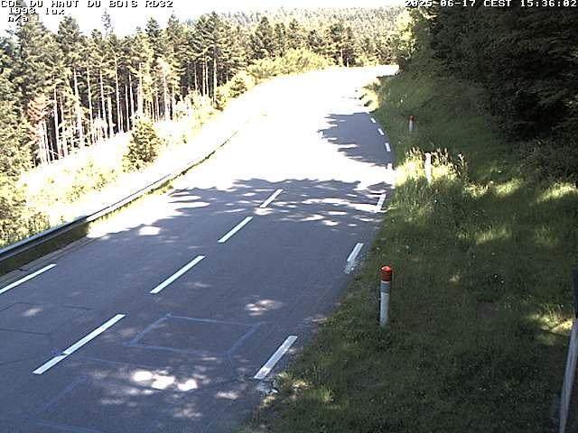 Webcam à 406 mètres d'altitude au niveau du col du haut du bois sur la RD32