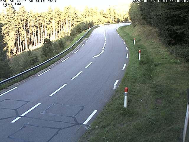 Webcam à 406 mètres d'altitude au niveau du col du haut du bois sur la RD32
