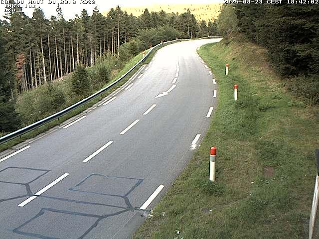 Webcam à 406 mètres d'altitude au niveau du col du haut du bois sur la RD32