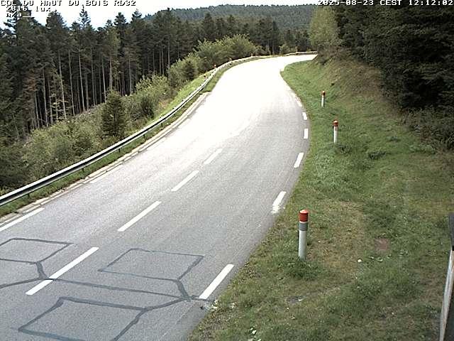 Webcam à 406 mètres d'altitude au niveau du col du haut du bois sur la RD32