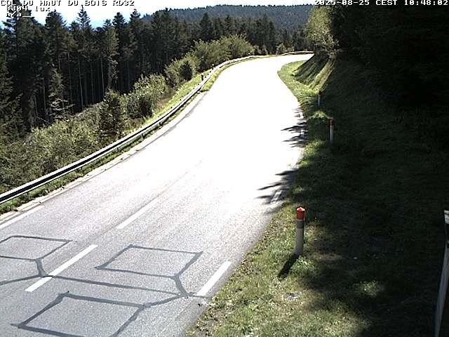 Webcam à 406 mètres d'altitude au niveau du col du haut du bois sur la RD32