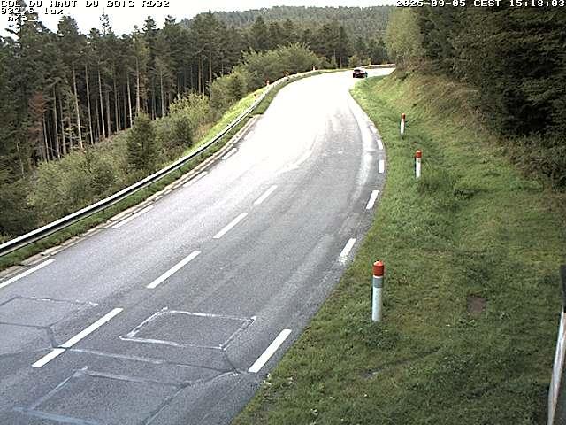 Webcam à 406 mètres d'altitude au niveau du col du haut du bois sur la RD32