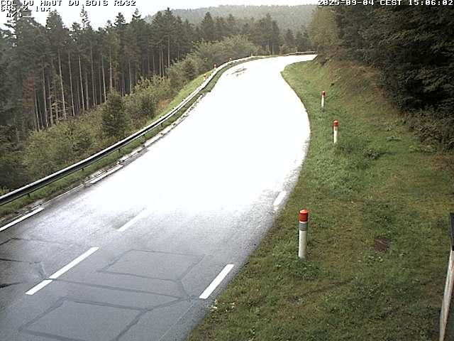 Webcam à 406 mètres d'altitude au niveau du col du haut du bois sur la RD32