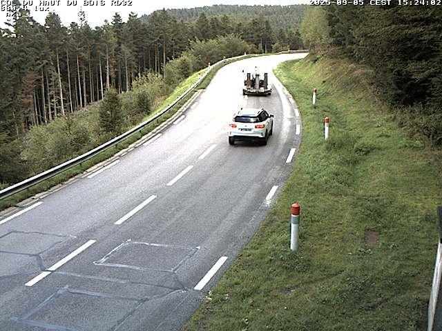 Webcam à 406 mètres d'altitude au niveau du col du haut du bois sur la RD32