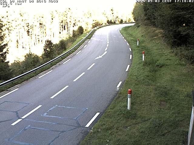 Webcam à 406 mètres d'altitude au niveau du col du haut du bois sur la RD32