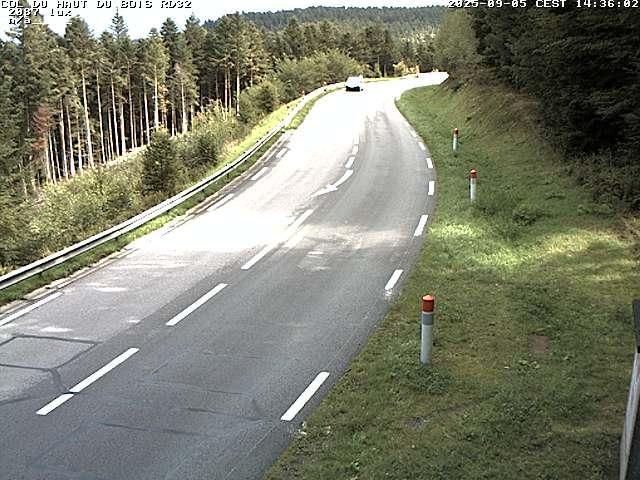 Webcam à 406 mètres d'altitude au niveau du col du haut du bois sur la RD32
