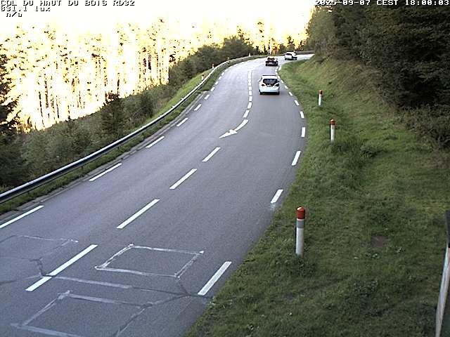 Webcam à 406 mètres d'altitude au niveau du col du haut du bois sur la RD32