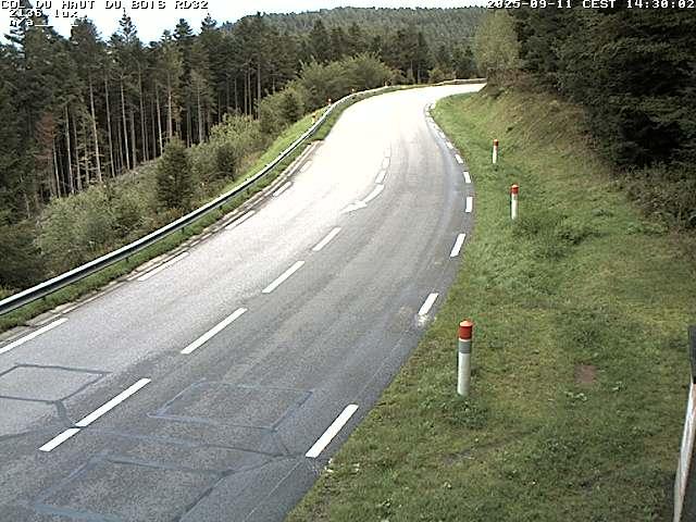 Webcam à 406 mètres d'altitude au niveau du col du haut du bois sur la RD32