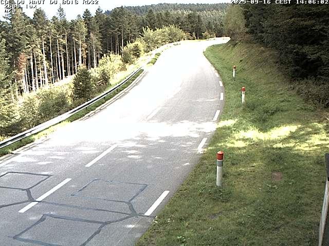 Webcam à 406 mètres d'altitude au niveau du col du haut du bois sur la RD32