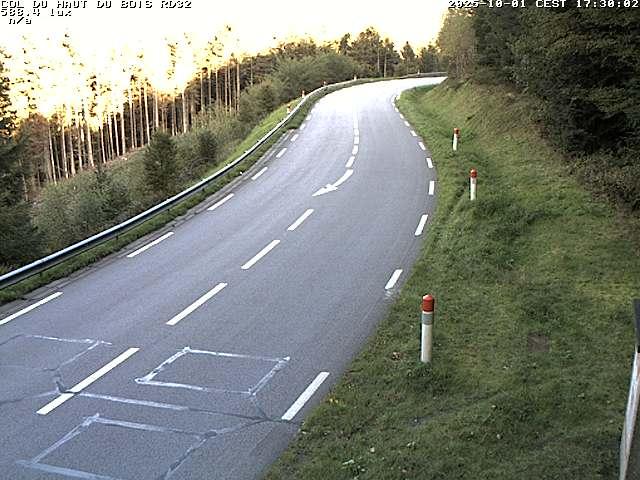 Webcam à 406 mètres d'altitude au niveau du col du haut du bois sur la RD32