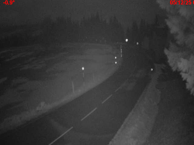 <h2>Webcam en haut du col du Ballon d'Alsace sur la D465 à 1075 mètres d'altitude dans les Vosges</h2>