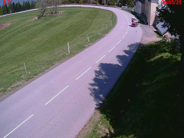 Webcam en haut du col du Ballon d'Alsace sur la D465 à 1075 mètres d'altitude dans les Vosges