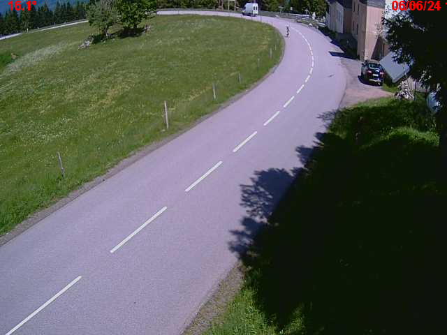 <h2>Webcam en haut du col du Ballon d'Alsace sur la D465 à 1075 mètres d'altitude dans les Vosges</h2>