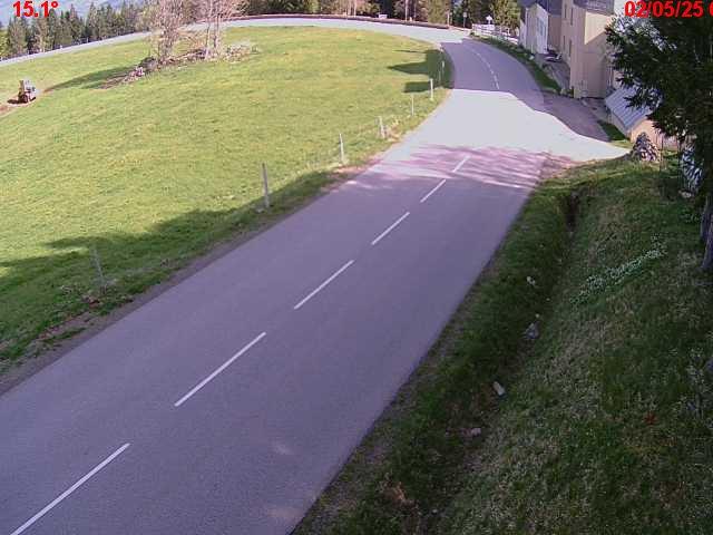 Webcam en haut du col du Ballon d'Alsace sur la D465 à 1075 mètres d'altitude dans les Vosges