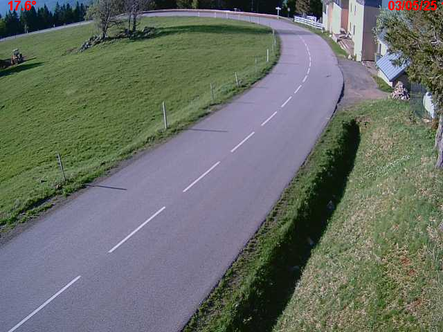 Webcam en haut du col du Ballon d'Alsace sur la D465 à 1075 mètres d'altitude dans les Vosges