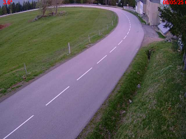 Webcam en haut du col du Ballon d'Alsace sur la D465 à 1075 mètres d'altitude dans les Vosges