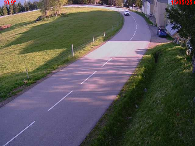 Webcam en haut du col du Ballon d'Alsace sur la D465 à 1075 mètres d'altitude dans les Vosges
