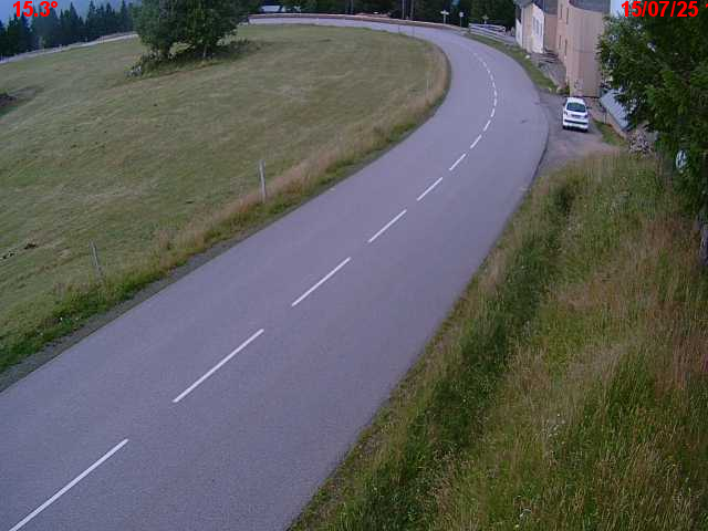 Webcam en haut du col du Ballon d'Alsace sur la D465 à 1075 mètres d'altitude dans les Vosges
